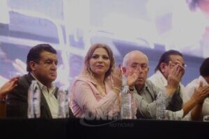 Claudia Delgadillo plantea acciones para resolver problemas del transporte público